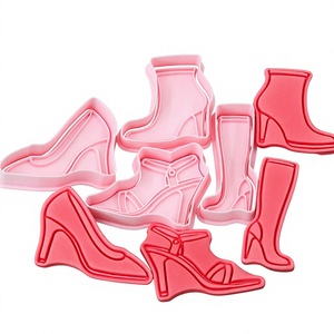 Emporte-pièces et moules 3D en plastique pour talons hauts, série dessin animé, pour pâte à modeler DIY, tampon de simulation, moule à biscuits personnalisé - Product Image 1