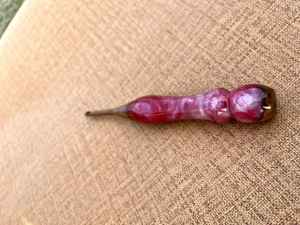 Crochets à crochet en résine et en bois multicolores, finition lisse, durables, légers et confortables pour le tricot, le crochet et les projets de fil. - Product Image 5