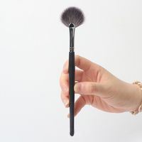 Pinceau de maquillage professionnel de haute qualité, marque privée, pour esthéticienne, poils synthétiques, éventail, illuminateur, moelleux, bois, cache-cernes