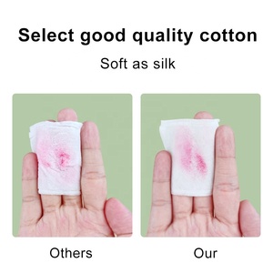 Rouleau de tampons en coton biodégradables personnalisables avec logo OEM, serviettes nettoyantes douces pour le visage, vente en gros pour la maison et les salons - Product Image 2