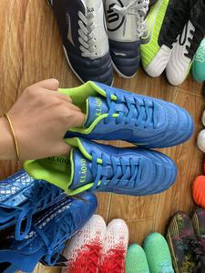 Chaussures de football pour hommes en gros à prix réduit, chaussures de football pour étudiants, produit en stock, vente chaude - Product Image 4