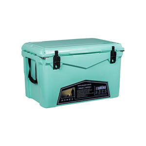 กล่องเก็บความเย็น KUER-C แบบ Rotomolded ขนาด 60 ควอร์ต 56.8 ลิตร สำหรับตั้งแคมป์กลางแจ้ง พร้อมฝาปิดสีดำและหูหิ้ว - Product Image 2