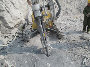 強力なサイクロイド-デュアルモーター<span class=keywords><strong>KG920B</strong></span>ドリルリグYuchaiエンジン付き350mmオープンピット水平掘削用クリアランス - Product Image 6