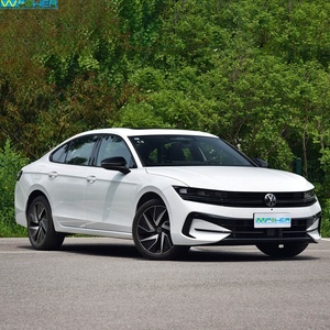 Auto Usata <span class=keywords><strong>Volkswagen</strong></span> Magotan in Ottime Condizioni, Compatta, 4 Porte, 5 Posti, Benzina, Basso Chilometraggio, Senza Incidenti - Product Image 3