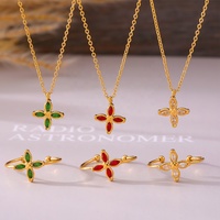 Parures de bijoux tendance 4 couleurs Parures de colliers en acier inoxydable plaqué or 18 ct avec trèfle et bagues ajustables pour femmes