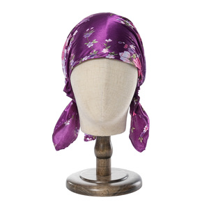 Turbante personalizzato in seta satinata con stampa floreale musulmano Pre-legato da <span class=keywords><strong>donna</strong></span> copricapo in poliestere colorato sciarpa per la testa Bandana - Product Image 4
