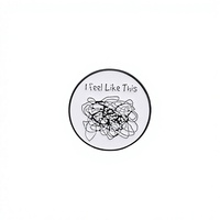 Spilla in metallo nichelato nero con citazione divertente 'Confusing Thoughts', distintivo per la consapevolezza mentale, gioiello regalo, vendita all'ingrosso