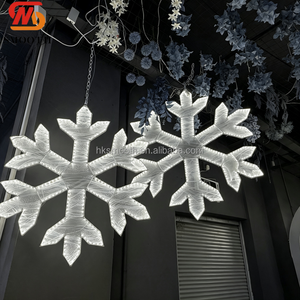 Nouvelle Arrivée LUMIÈRE Suspendue LED Blanche en Métal en Forme de Flocon de Neige Lisse pour Décoration de Plafond, Idéale pour Mariage, Noël, Fêtes Thème Hiver - Product Image 1