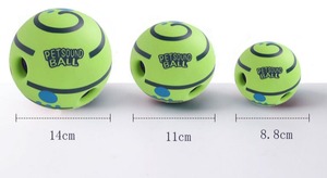 Jouets interactifs pour chiens et chats qui grincent avec un son roulant Balles en caoutchouc durables résistantes aux morsures et au nettoyage des dents pour le jeu - Product Image 4