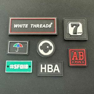 Étiquettes en PVC souple personnalisées en gros, logo de marque 3D en relief, patchs et badges en caoutchouc de silicone PVC – Nouveauté ! - Product Image 3