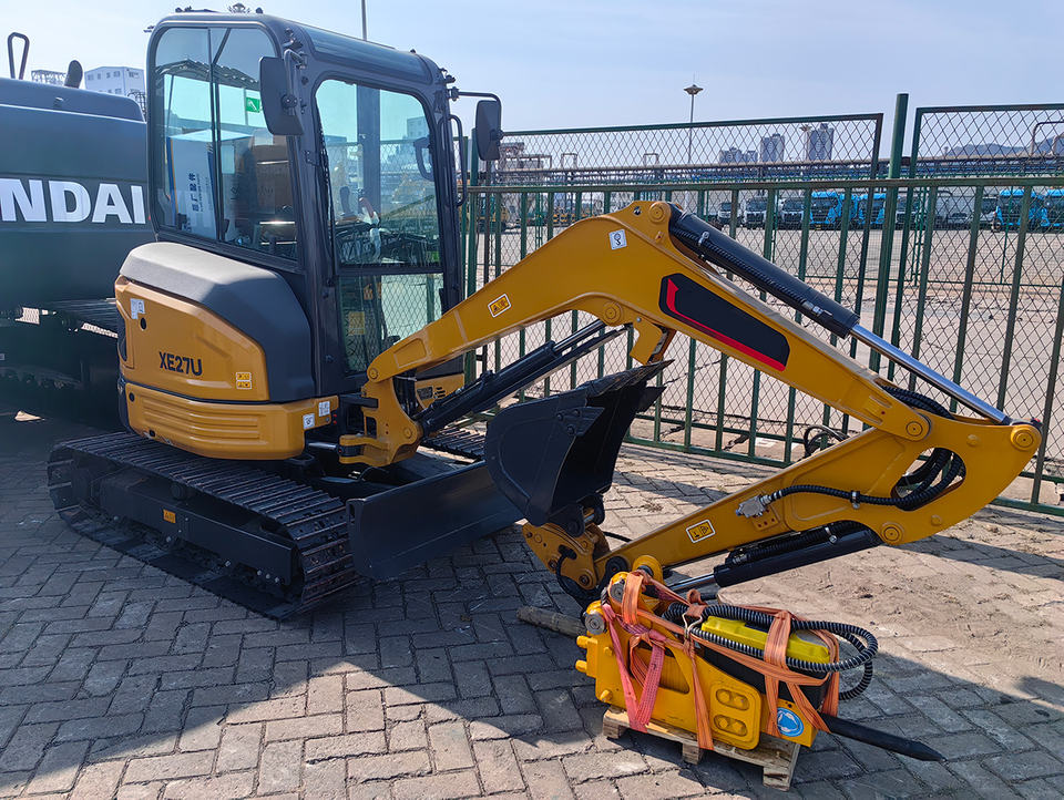 Hydraulic Small Excavator 2.5Ton 2.7Ton Excavator XE27U Chinese Mini ...
