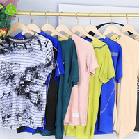 Ballots de vêtements d'occasion mixtes Gracer à Dubaï – T-shirts et shorts d'occasion pour hommes en gros