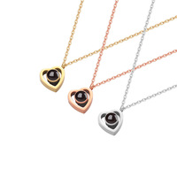 Collier pendentif tendance en acier inoxydable pour femme avec projection de lettres et image, personnalisé pour fiançailles, dropshipping