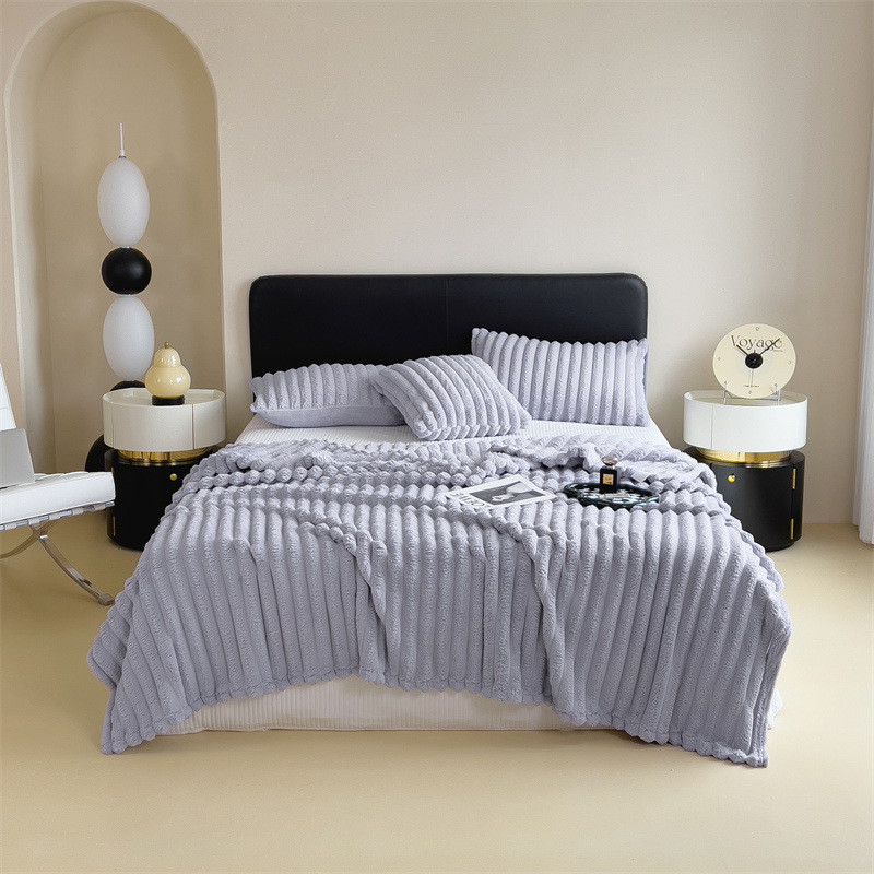 Poils de lapin violet clair