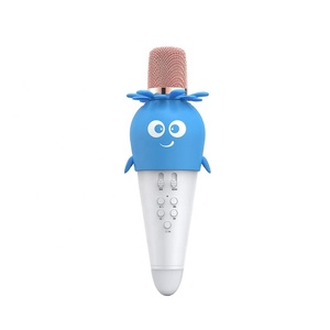 Haut-parleur karaoké intelligent portable le plus vendu avec support <span class=keywords><strong>de</strong></span> micro, <span class=keywords><strong>changeur</strong></span> <span class=keywords><strong>de</strong></span> <span class=keywords><strong>voix</strong></span>, mini lecteur <span class=keywords><strong>de</strong></span> musique et microphone sans fil pour enfants - Product Image 1