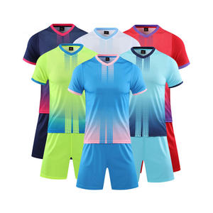 Thailand Kwaliteit Ademend Snel Droogend V-hals Voetbalshirt en Klassiek Voetbalshirt Short <span class=keywords><strong>2</strong></span>-delig Set OEM Service Herfst - Product Image 1