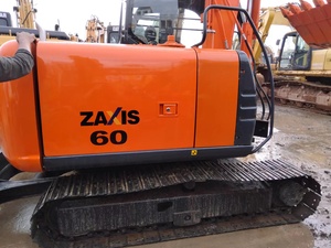 Excavadora de cadenas Hitachi ZX60 de segunda mano en buen estado y con pocas horas de trabajo, cucharón de 0.22m, motor Isuzu, alta calidad. - Product Image 2