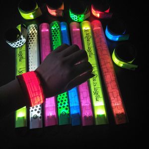 <span class=keywords><strong>Pulsera</strong></span> LED para exteriores Night Run Pat Band del fabricante, brazalete de carga para conciertos y fiestas, pulseras promocionales Slap - Product Image 3
