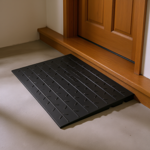 Rampe de seuil en caoutchouc Vevor 2,6 pouces avec 3 canaux pour câbles, entrée inclinée, capacité de charge de 2200 lb - Product Image 2