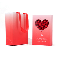 Cadeau romantique pour la Saint-Valentin, boîte-cadeau en forme de cœur avec rose éternelle rouge JINAO, avec couvercle rabattable, porte-bijoux pour colliers et bagues de maman