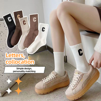 Chaussettes Jacquard d'Hiver Personnalisées avec Logo, Nouvelles Chaussettes Athlétiques Respirantes à Rayures pour Femmes, Motif Lettres Mignonnes