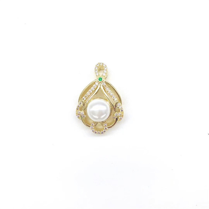 Pendentif 17