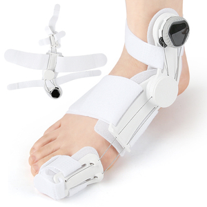 <span class=keywords><strong>Orthèse</strong></span> pour <span class=keywords><strong>Hallux</strong></span> <span class=keywords><strong>Valgus</strong></span> à Boucle Rotative Réglable pour Utilisation Jour/<span class=keywords><strong>Nuit</strong></span> – Dispositif d'Assistance pour la Portation <span class=keywords><strong>de</strong></span> Chaussures et le Soutien <span class=keywords><strong>de</strong></span> l'Os du Grand Pied - Product Image 5