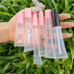 <span class=keywords><strong>Tube</strong></span> de gloss à lèvres en <span class=keywords><strong>plastique</strong></span> fin de 15 ml avec logo personnalisé, <span class=keywords><strong>transparent</strong></span>, faible MOQ 50 pièces, marque privée pour usage cosmétique - Product Image 2