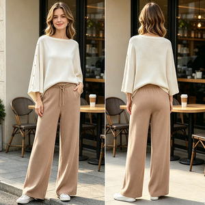 <span class=keywords><strong>Pantaloni</strong></span> Larghi da <span class=keywords><strong>Donna</strong></span> in Maglia 70% <span class=keywords><strong>Viscosa</strong></span> 30% Nylon 12GG <span class=keywords><strong>con</strong></span> Coulisse in Vita Elastica e Tasche Laterali, Vestibilità Morbida Casual - Product Image 1