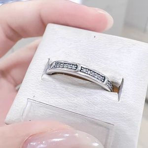 Anillo <span class=keywords><strong>de</strong></span> joyería <span class=keywords><strong>de</strong></span> alta gama para mujer, con diseño <span class=keywords><strong>de</strong></span> hoja caída rosa y circonita, con cadena plateada, para fiesta, <span class=keywords><strong>de</strong></span> fabricante mayorista, Panjia Outlet HS - Product Image 4