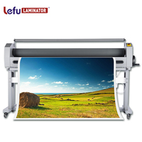 Machine à plastifier à plat électrique LeFu LF1700-B7, plastifieuse à froid, largeur maximale 1630 mm, puissance 500 kW/h pour la plastification de films et de panneaux.