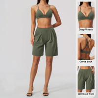 Ensemble de fitness pour femmes : soutien-gorge de sport à col en V profond et dos croisé, short de sport à taille élastique avec poches, séchage rapide
