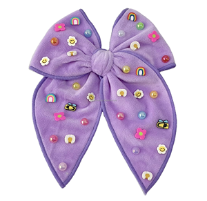 Nœud en velours rose vif à bords surjetés avec clip, motif fleur de conversation, et nœud en velours rose clair à bords surjetés - Product Image 1