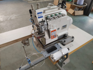 BR- EXT5100-4/PL/AK Máquina <span class=keywords><strong>Overlock</strong></span> de Cuatro Hilos con Cama Cilíndrica, Alta Velocidad, Accionamiento Directo y <span class=keywords><strong>Diferencial</strong></span> Superior e Inferior - Product Image 3