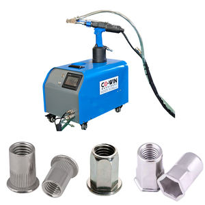 Machine d'alimentation automatique et de sertissage de rivets pour tête de matrice en alliage de titane dans la production de composants de plaque de protection automobile - Product Image 1