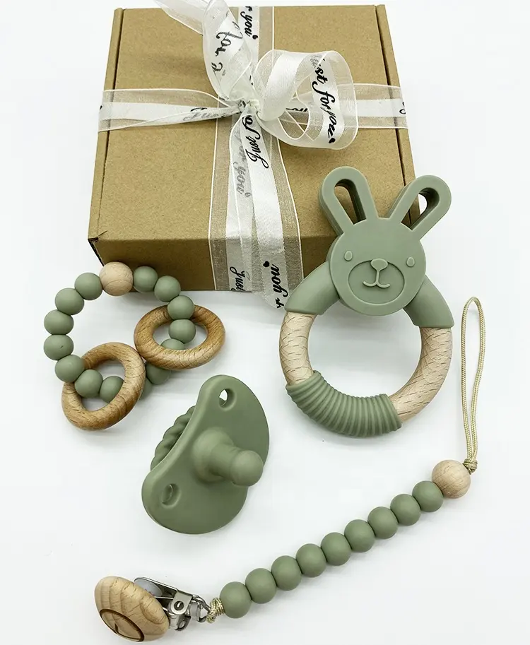 Ciuccio in Silicone giocattoli da masticare per bambini sonagli di faggio per bambini Set di massaggiagengive in Silicone per conigli Set regalo per doccia per massaggiagengive in legno