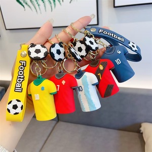 Venta al por mayor creativo 3D Mini divertido mundial de fútbol <span class=keywords><strong>Copa</strong></span> de fútbol Deporte Camiseta llavero suave silicona <span class=keywords><strong>Messi</strong></span> llavero para fans regalos - Product Image 2