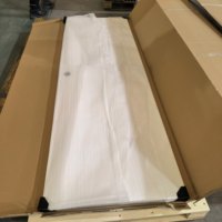 Porte intérieure en WPC moderne avec finition laquée blanche, résistante à l'humidité et aux termites, pour usage résidentiel et commercial