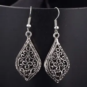 Brincos tradicionais indianos feitos à mão em prata antiga forma de gota de água Jhumka