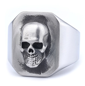 Bague rétro nordique avant-garde crâne <span class=keywords><strong>de</strong></span> pirate en métal lourd transfrontalier en acier plaqué or Niche personnalisée pour Cosplay - Product Image 3