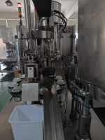 Machine de remplissage et de bouchage rotative industrielle pour tubes, 50-75 pièces/min, pour ligne d'emballage de crème et de pâte