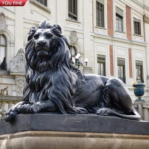 YOUFINE Statua di Leone Sdraiato a Grandezza Naturale in Bronzo Nero, Scultura Realistica di Leone Reclinato per Decorazione d'Ingresso - Product Image 2