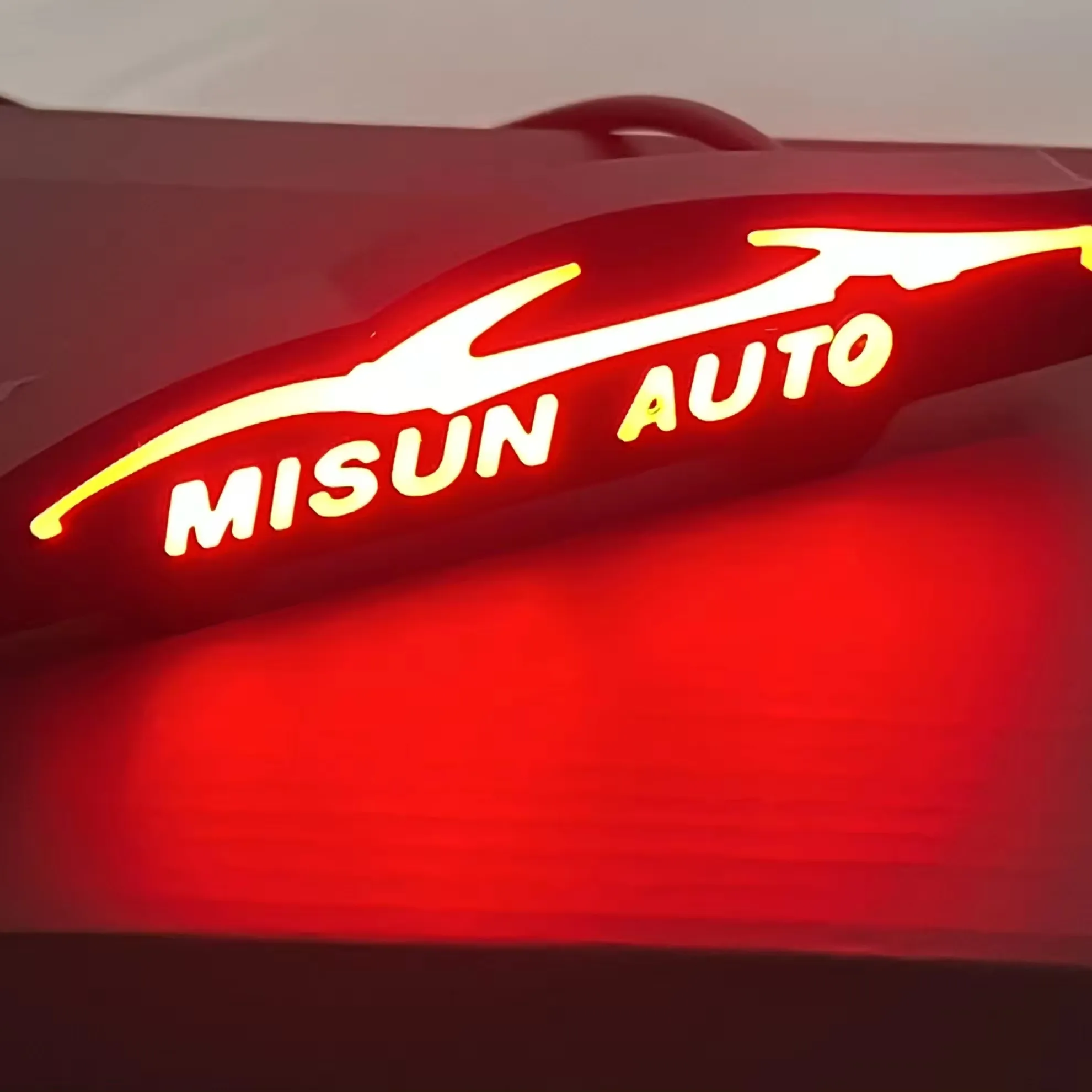 2024 misunauto新デザインロゴLEDエンブレムライトカーマーカーライトカスタムバッジライト