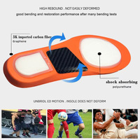 Semelles sportives en fibre de carbone à haute résilience avec double coussin d'air en PU, conçues pour soulager les douleurs aux pieds lors des activités sportives masculines.