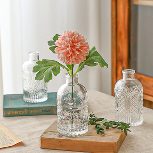 Pot de bourgeon transparent nervuré en vrac décoratif mariage personnalisé en gros <span class=keywords><strong>petit</strong></span> <span class=keywords><strong>vase</strong></span> en verre à fleur <span class=keywords><strong>rond</strong></span> mini cylindre - Product Image 2