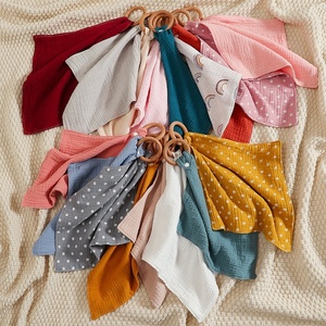 Muselina-babero <span class=keywords><strong>de</strong></span> algodón 100% orgánico <span class=keywords><strong>para</strong></span> bebé, manta <span class=keywords><strong>de</strong></span> seguridad <span class=keywords><strong>para</strong></span> bebé, toalla sólida, paño <span class=keywords><strong>de</strong></span> lavado <span class=keywords><strong>de</strong></span> cara con anillo <span class=keywords><strong>de</strong></span> madera, <span class=keywords><strong>mordedores</strong></span> <span class=keywords><strong>para</strong></span> bebé - Product Image 2