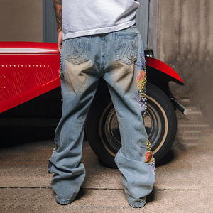 بنطلون جينز رجالي مخصص من الشركة المصنعة بتصميم عصري مطرز ومغسول ومستقيم وممزق مع أحجار الراين واللؤلؤ - Product Image 4