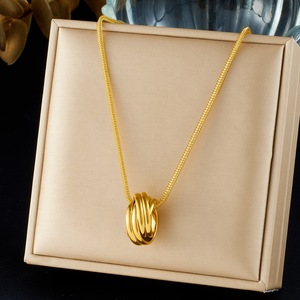 Geometric Round Pendant Necklace Stainless Steel Gold Plated Clavicle Chain For Women Daily Wear Gift - Product Image 1