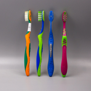 Cepillo de Dientes para Niños con Cerdas Suaves y Mango con Gel de Masaje, 16.69g, Uso Doméstico - Product Image 3