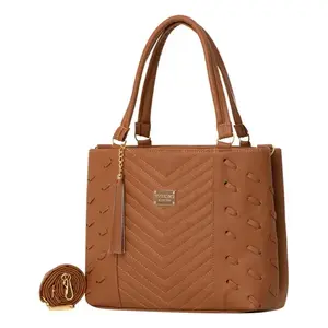 Bolso Tote de Cuero para Mujer Fana Cristina, Modelo M3879, Color Camel, con Patrón Geométrico, para Uso Diario, con Dos Asas y Cierre de Cremallera - Product Image 3